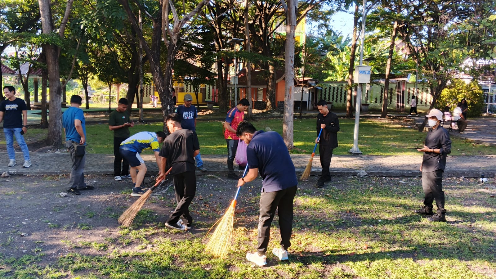 Pelaksanaan Kerja Bakti & Penanaman Jalur Bandara